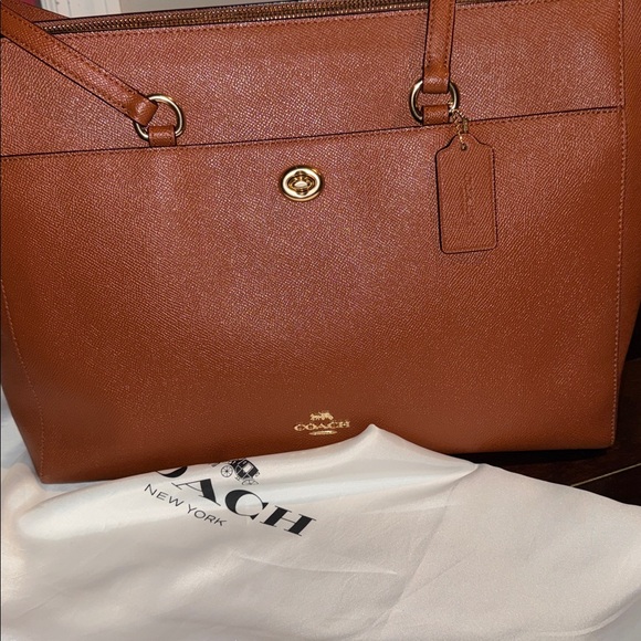 The Folio Tote from Coach - Picture 16 of 17